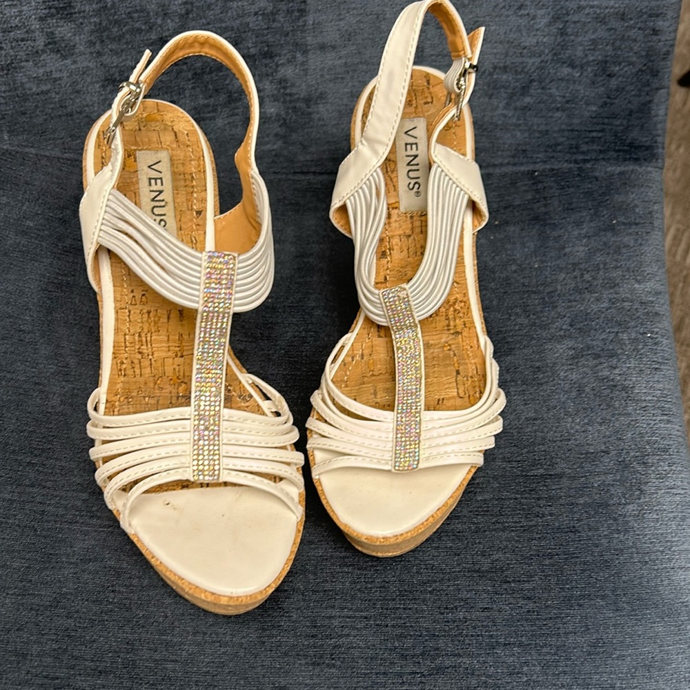 Venus cork wedges
